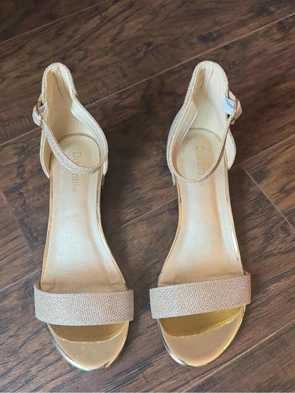 Heel sandals for girls
